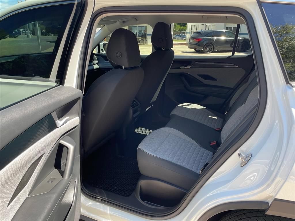 Used 2025 Volkswagen Tiguan S FWD image 7
