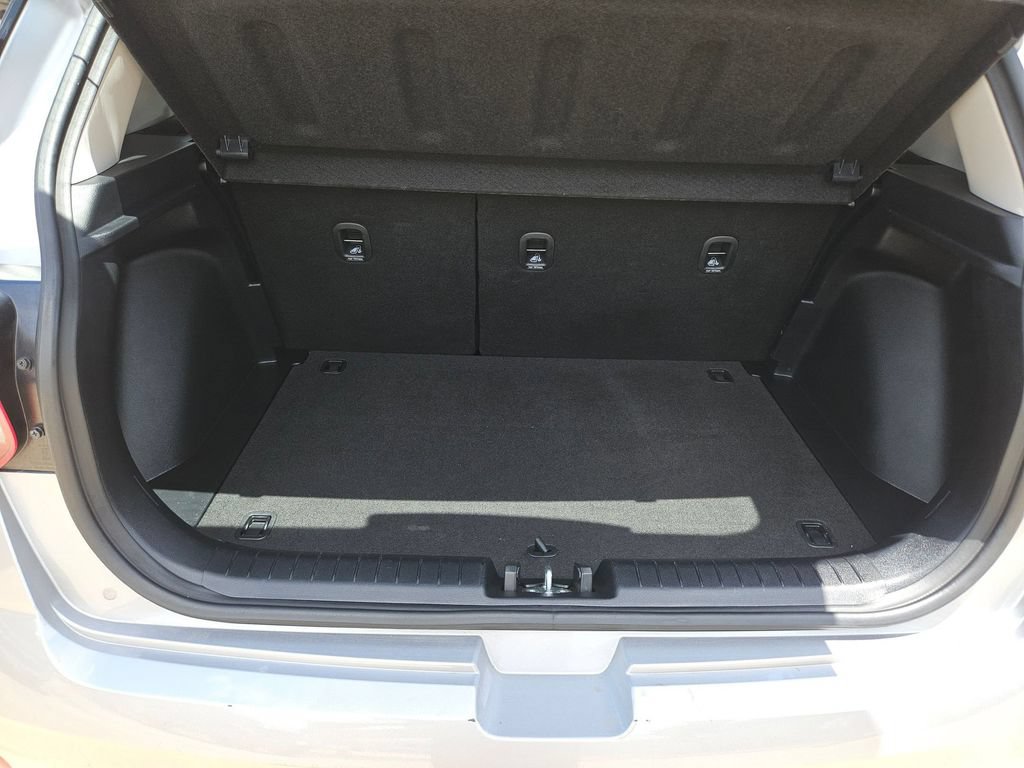 Used 2025 Hyundai Venue SEL FWD image 24