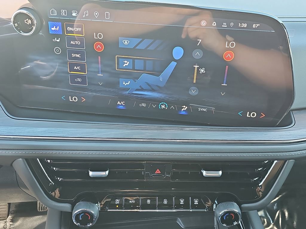 New 2026 Chevrolet Suburban LS image 21