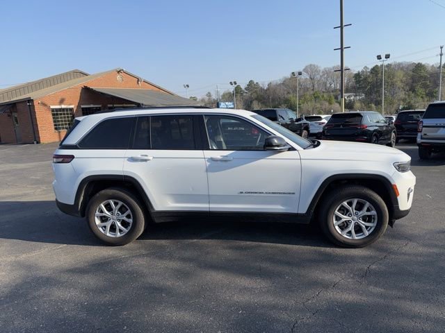 Used 2023 Jeep Grand Cherokee Limited AWD/4WD image 3