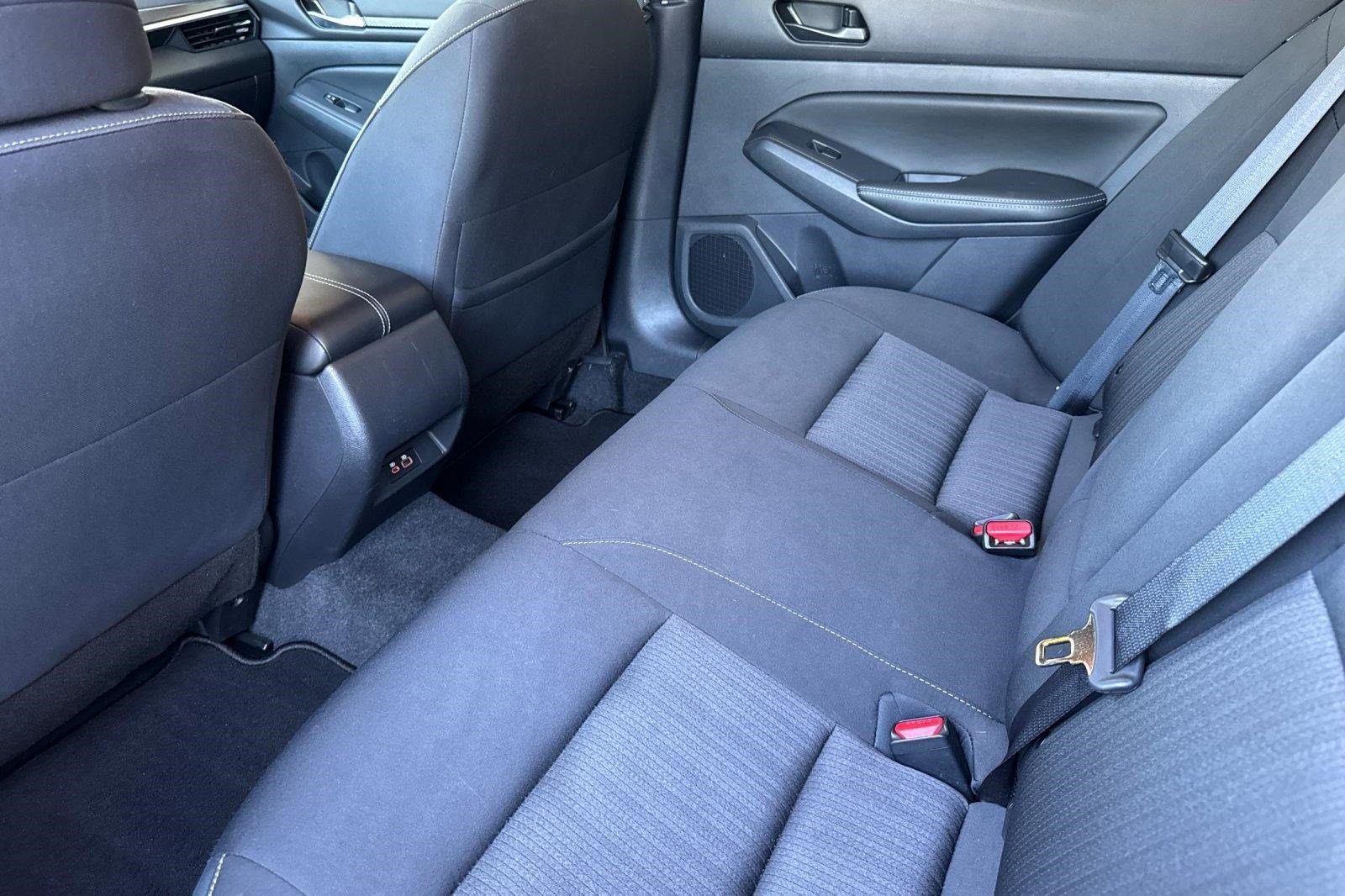 Used 2025 Nissan Altima 2.5 SV FWD image 26