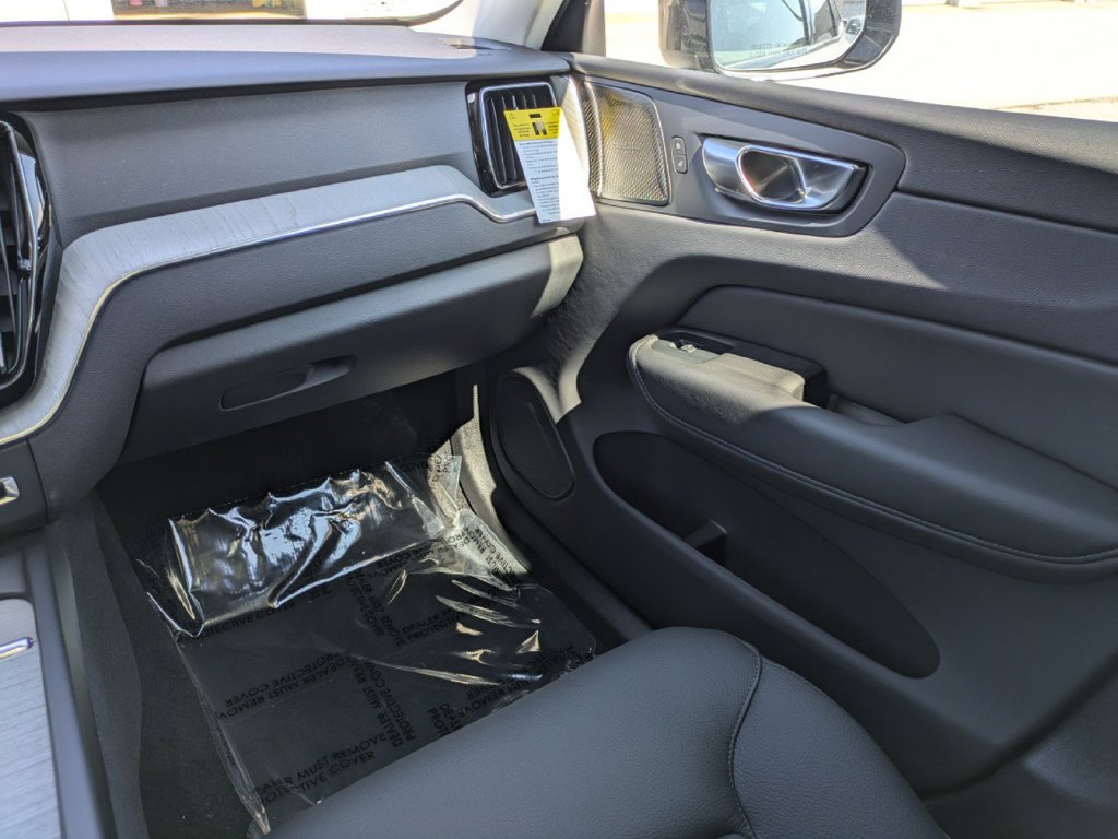 New 2025 Volvo XC60 T8 Plus w/ Protection Package Premier AWD/4WD image 20
