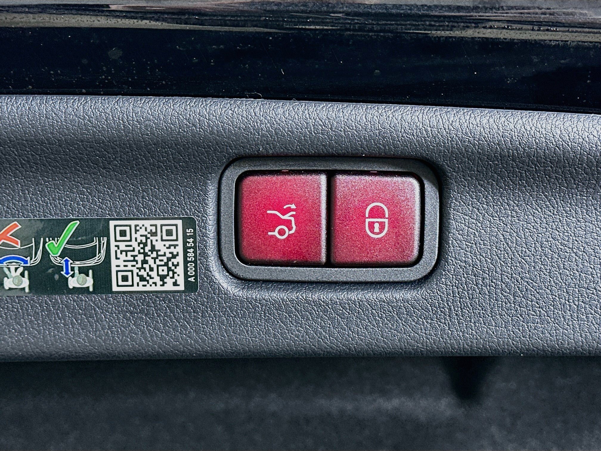 Certified 2024 Mercedes-Benz C 300 4MATIC Sedan image 33