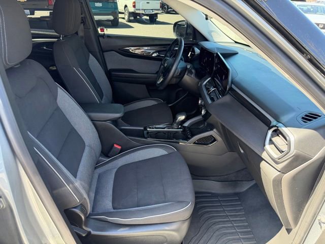 Used 2024 Chevrolet TrailBlazer LT w/ LT Cold Weather Package image 40