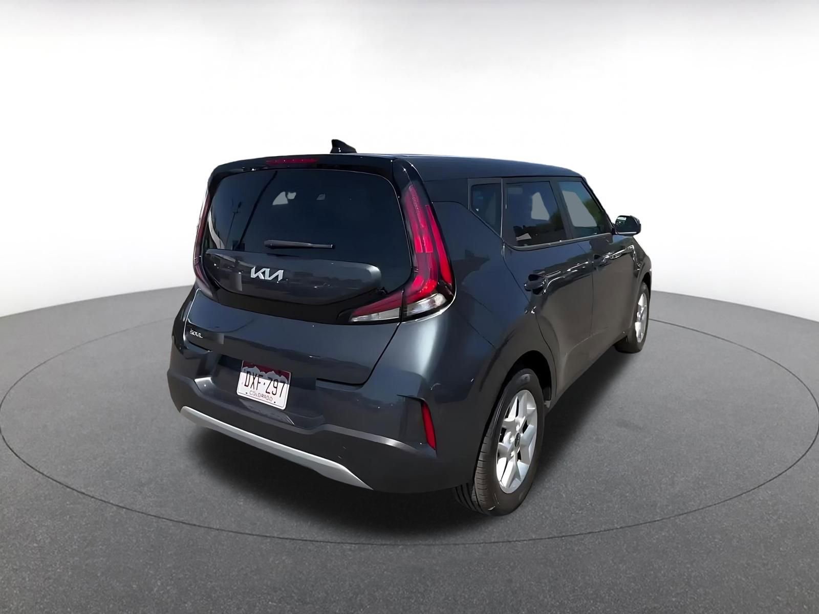 Used 2025 Kia Soul LX w/ LX Technology Package FWD image 15