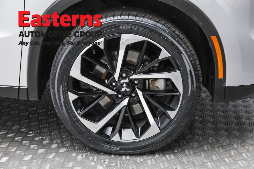 Used 2024 Mitsubishi Outlander SE image 30