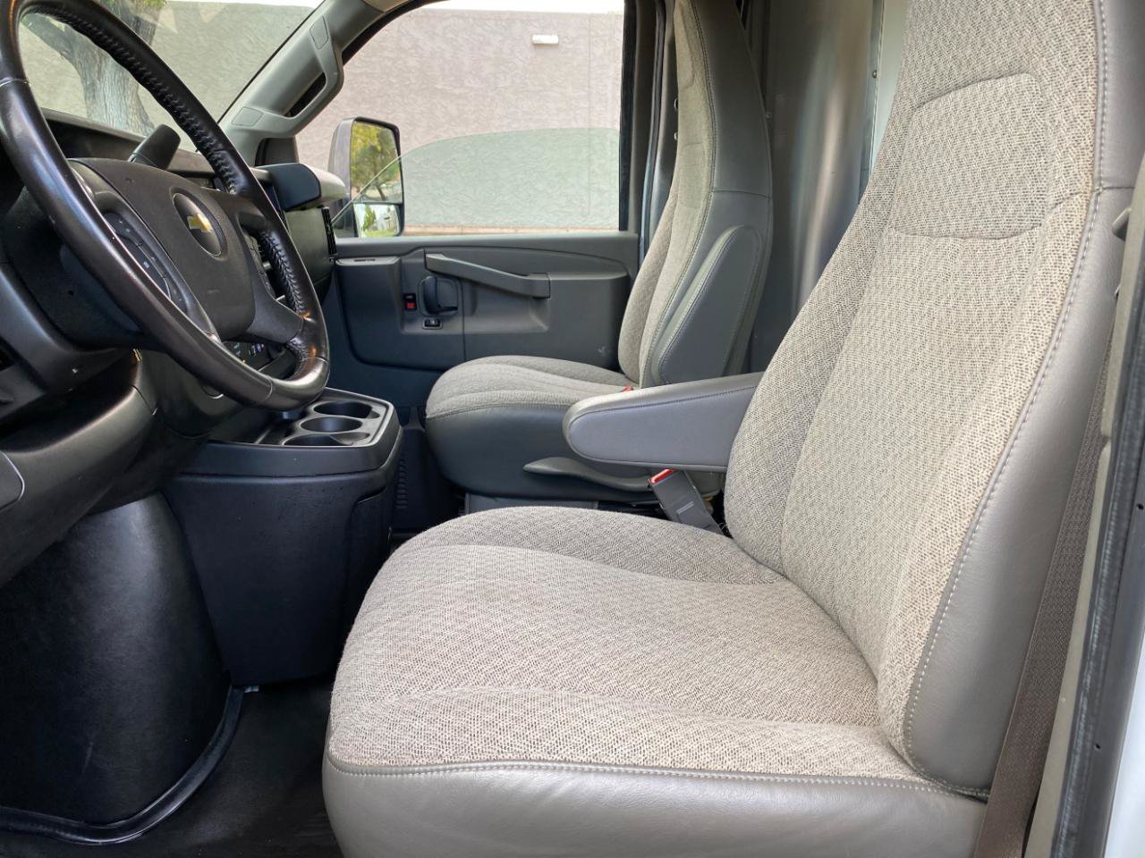 Used 2022 Chevrolet Express 3500 w/ Power Convenience Package RWD image 27