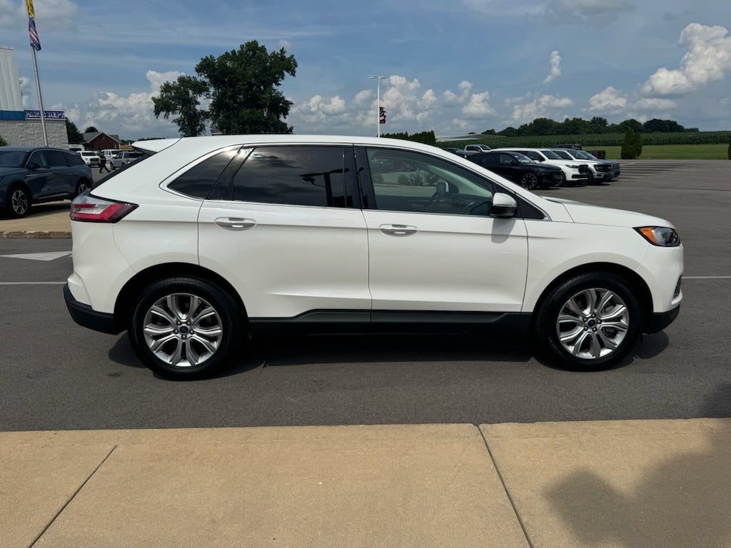 Certified 2022 Ford Edge Titanium w/ Equipment Group 301A AWD/4WD image 9