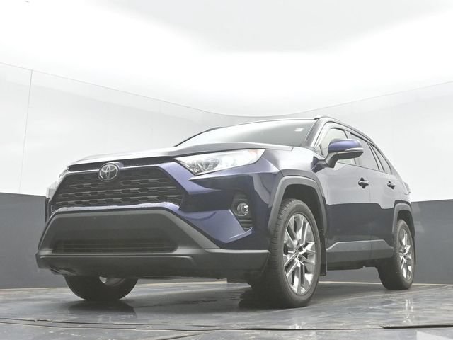 Used 2019 Toyota RAV4 XLE Premium FWD image 29