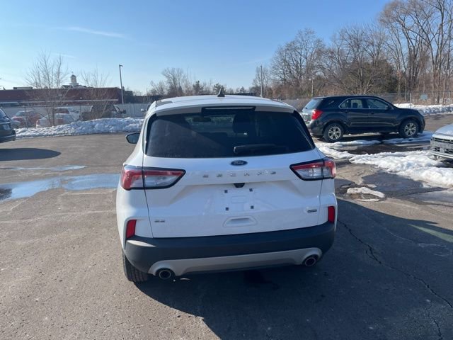 Used 2022 Ford Escape SE image 4