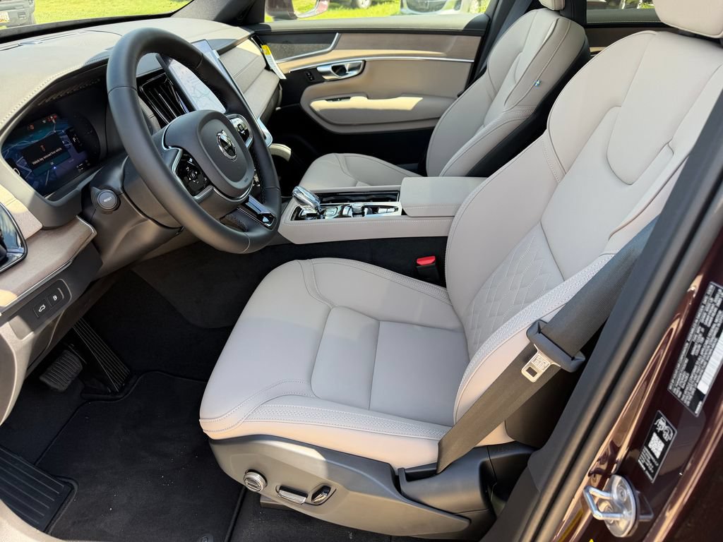 New 2026 Volvo XC90 T8 Plus AWD/4WD image 18