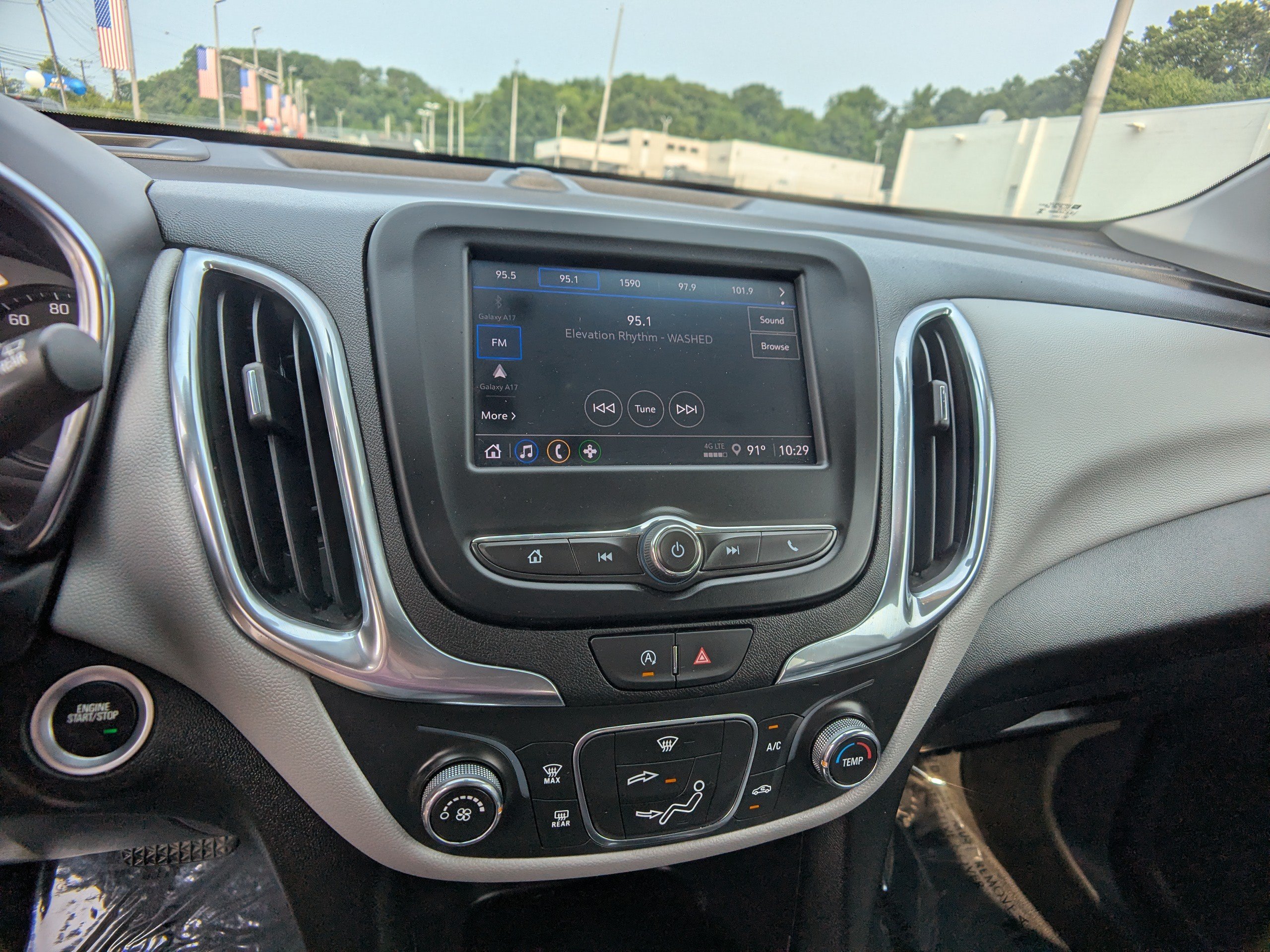 Used 2024 Chevrolet Equinox LS w/ LS Convenience Package FWD image 20