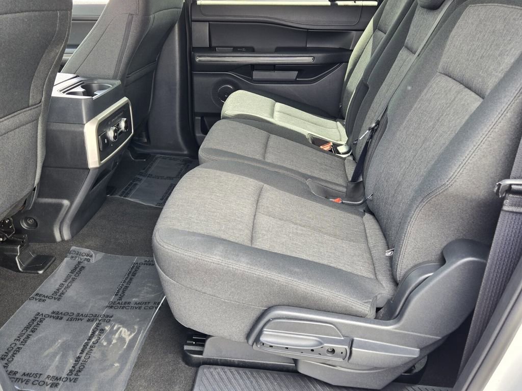 Used 2024 Ford Expedition Max XLT image 11