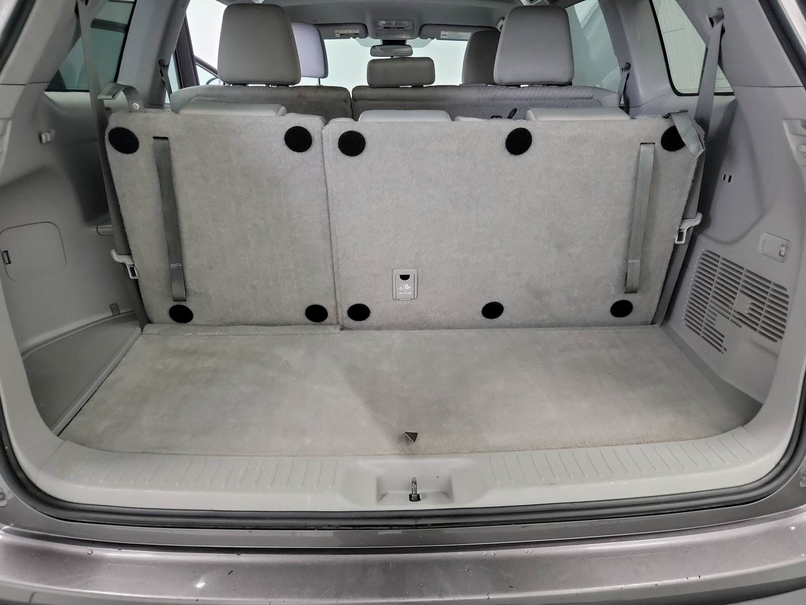 Used 2019 Toyota Highlander LE AWD/4WD image 25