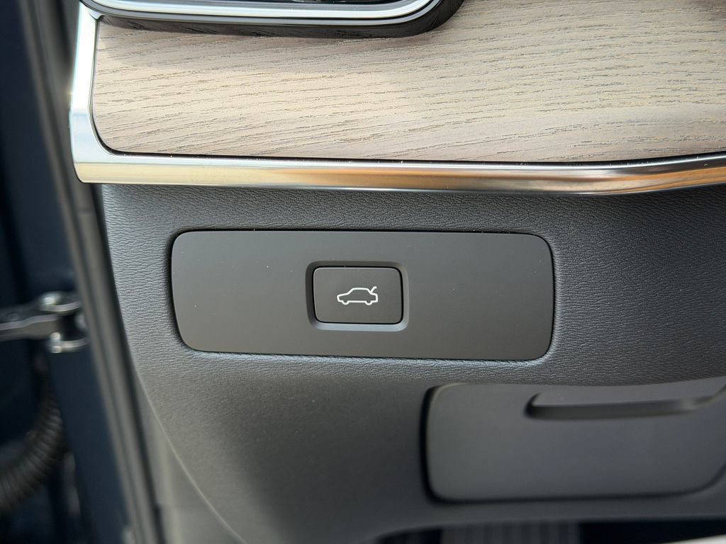 New 2026 Volvo XC90 B6 Ultra w/ Protection Package Premier AWD/4WD image 32