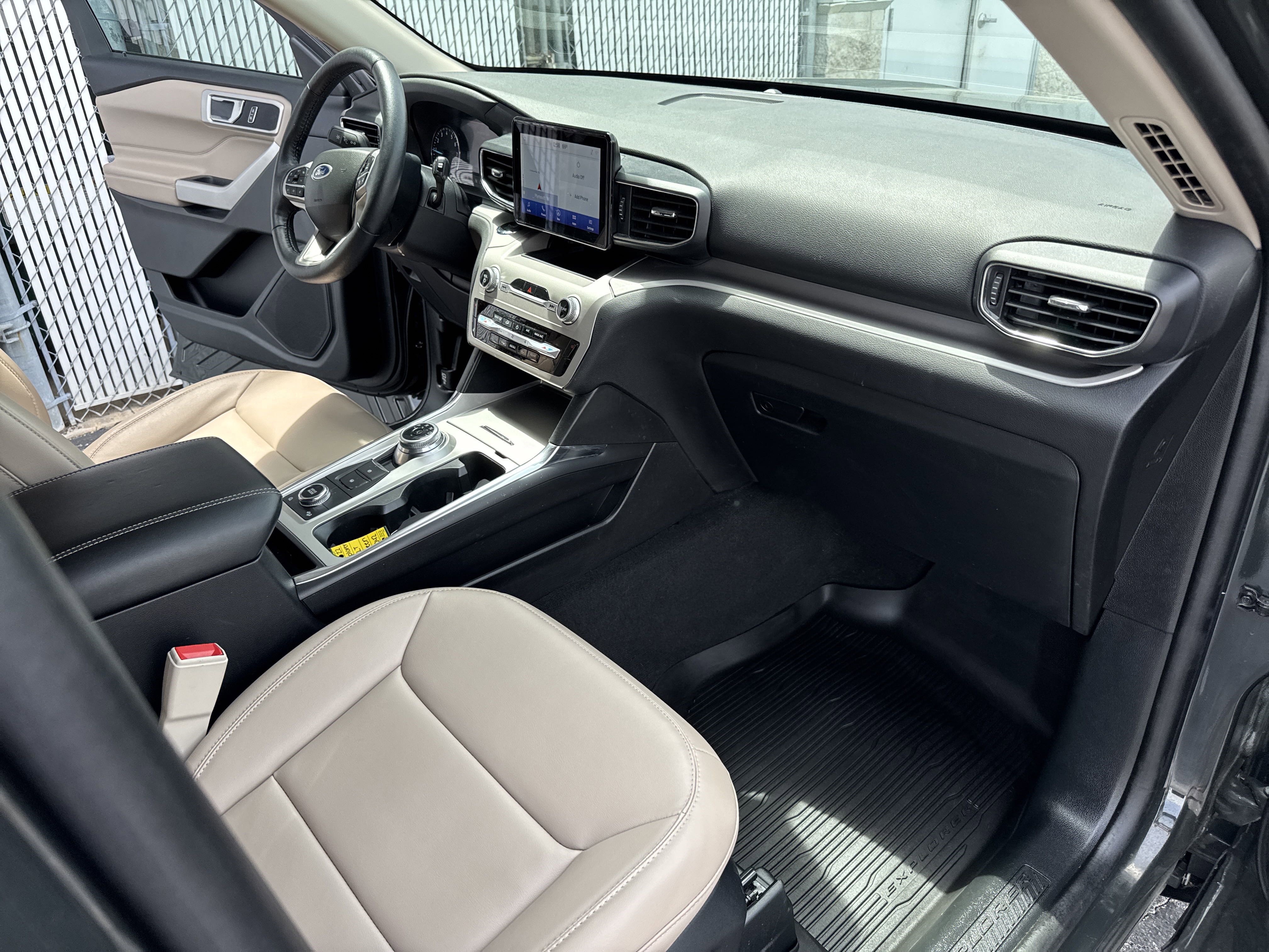 Used 2022 Ford Explorer XLT w/ Equipment Group 202A image 24