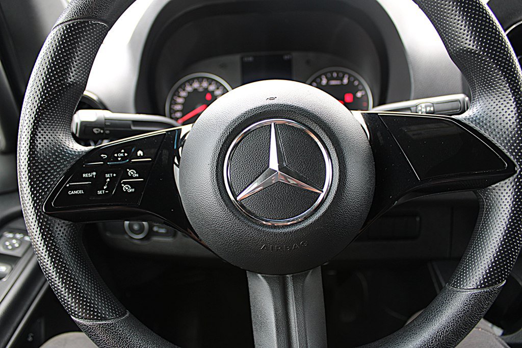 Used 2025 Mercedes-Benz Sprinter 2500 image 33