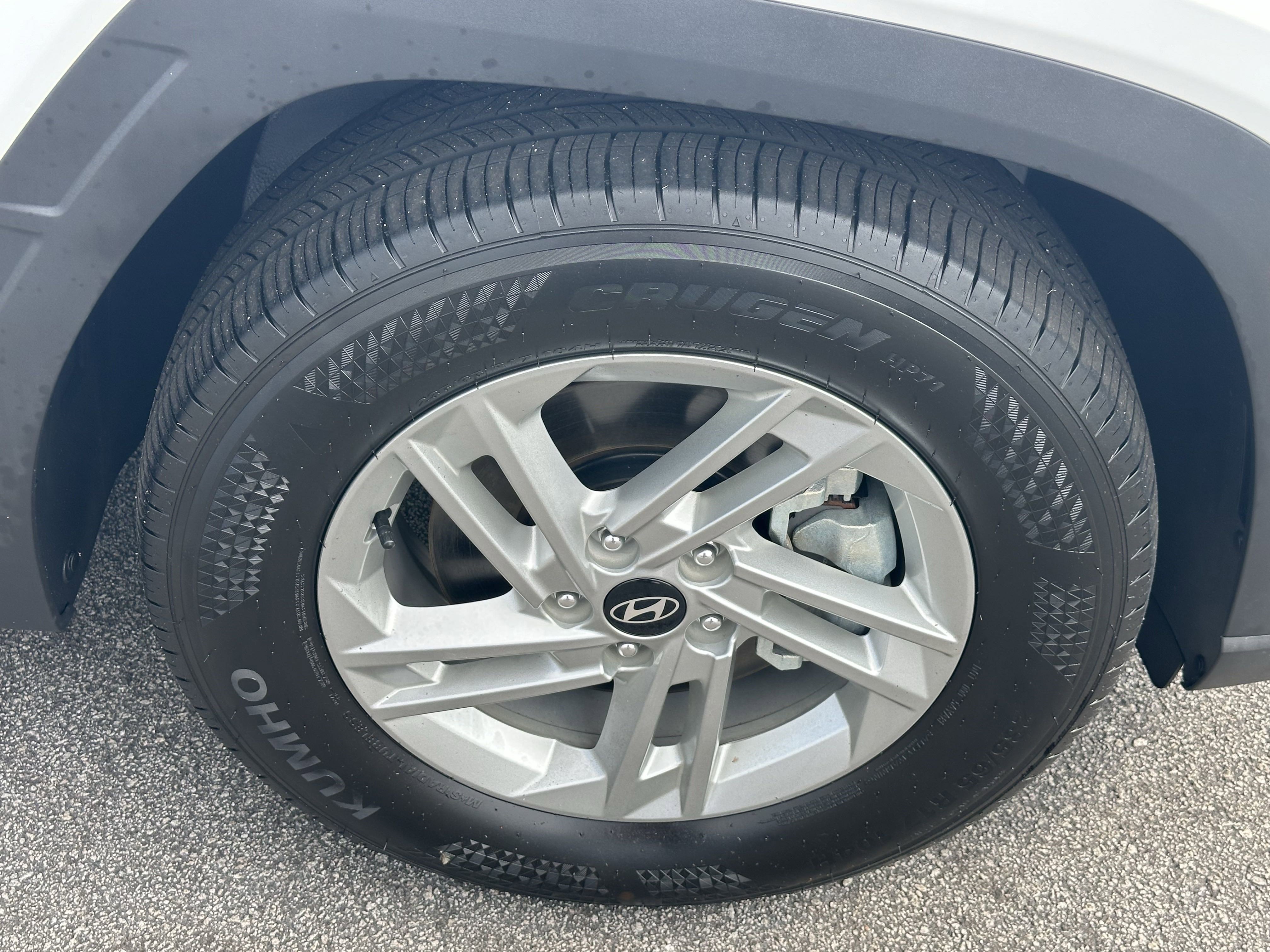 Used 2025 Hyundai Tucson SE image 15