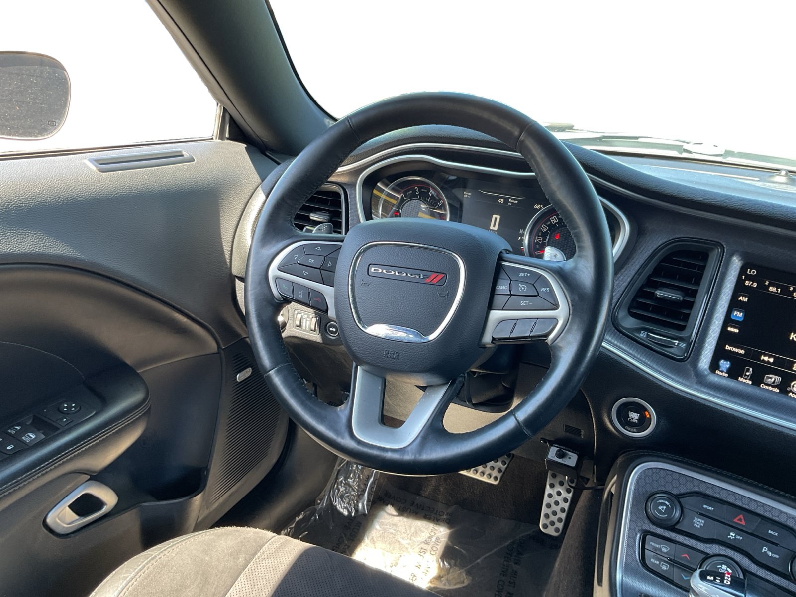 Used 2016 Dodge Challenger R/T Scat Pack w/ Leather Interior Group RWD image 10