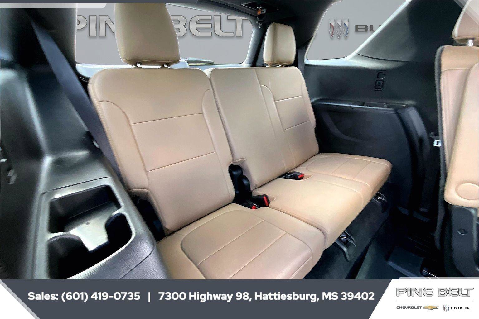 Used 2022 Chevrolet Traverse Premier FWD image 21