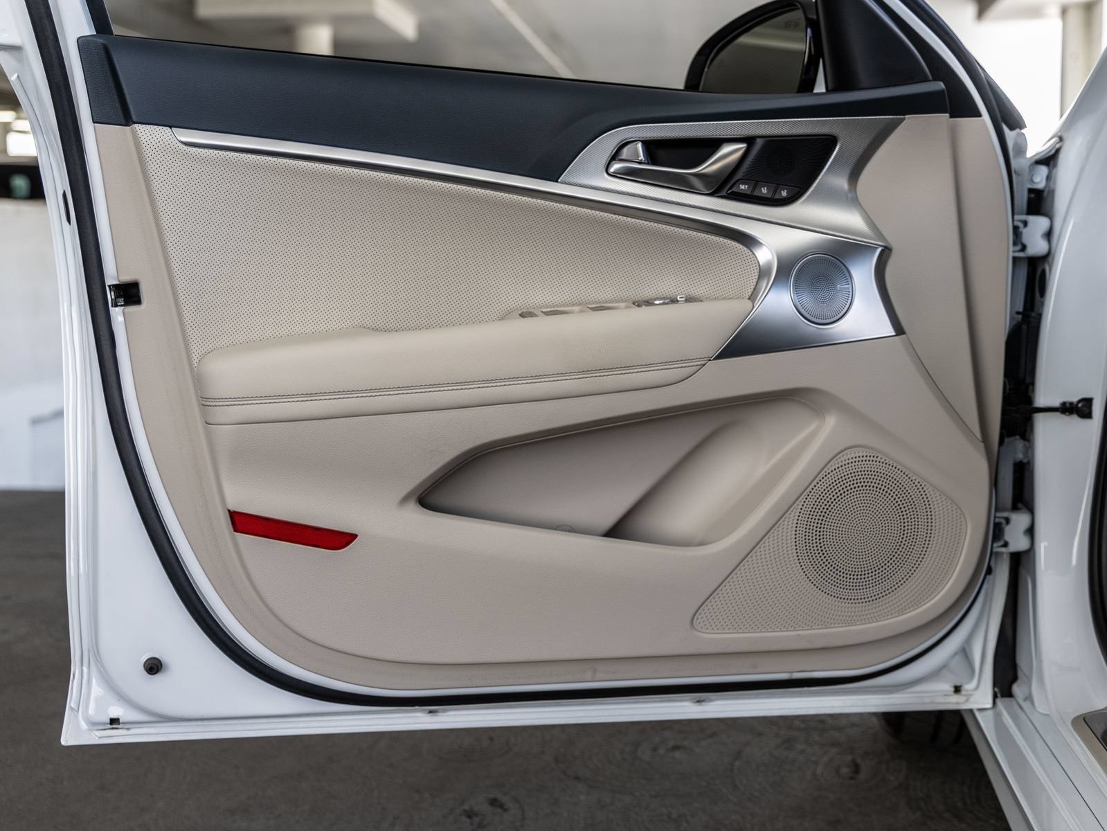 Used 2026 Genesis G70 2.5T Prestige RWD image 16