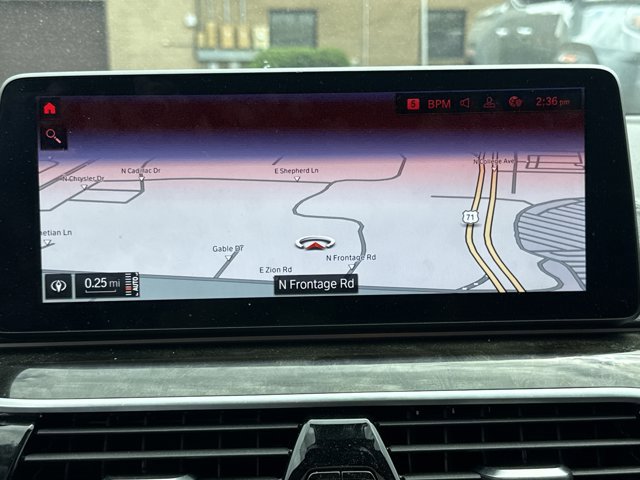 Used 2021 BMW M550i xDrive w/ Dynamic Handling Package image 4