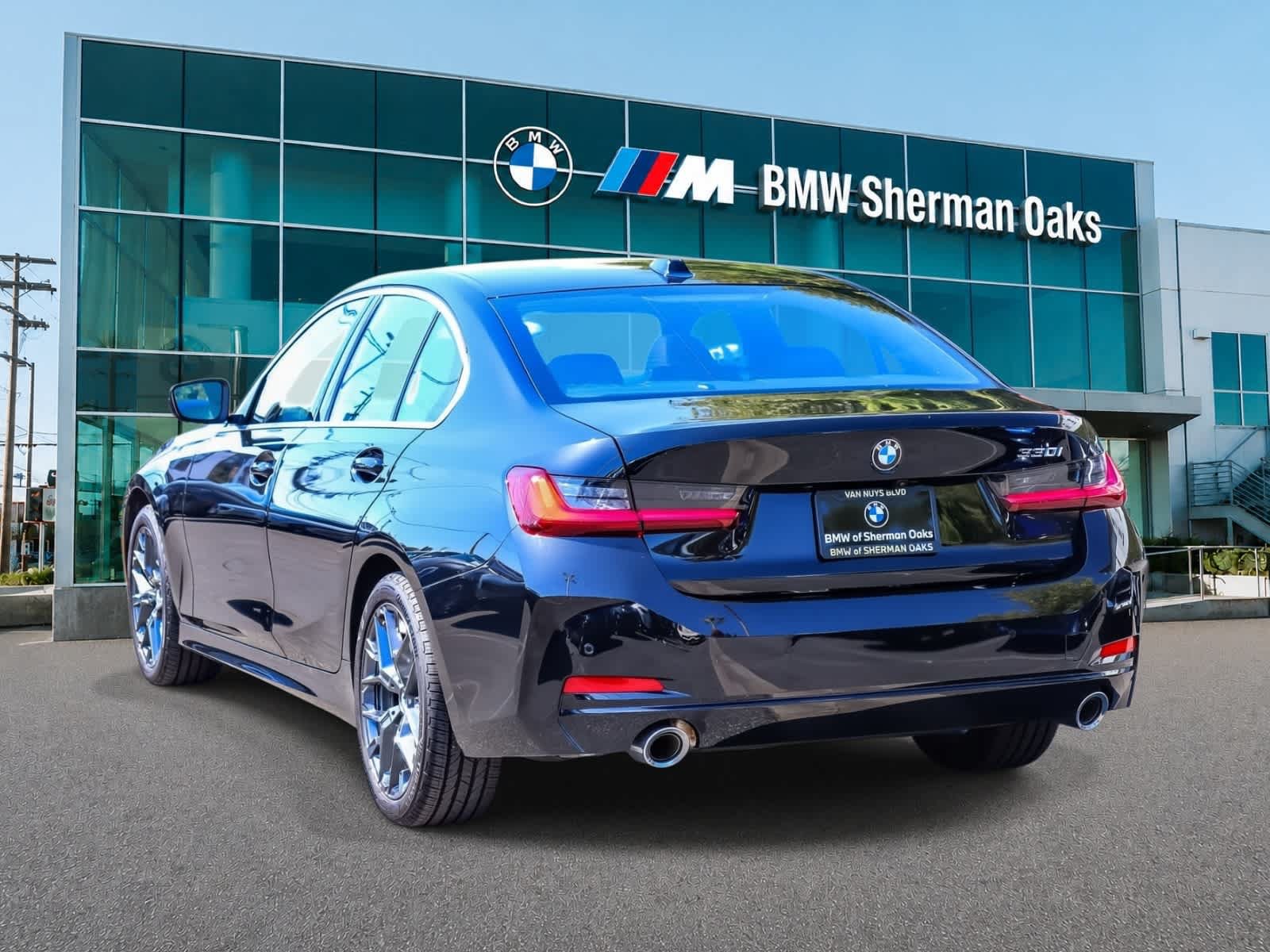 Used 2026 BMW 330i Sedan w/ Convenience Package RWD image 2