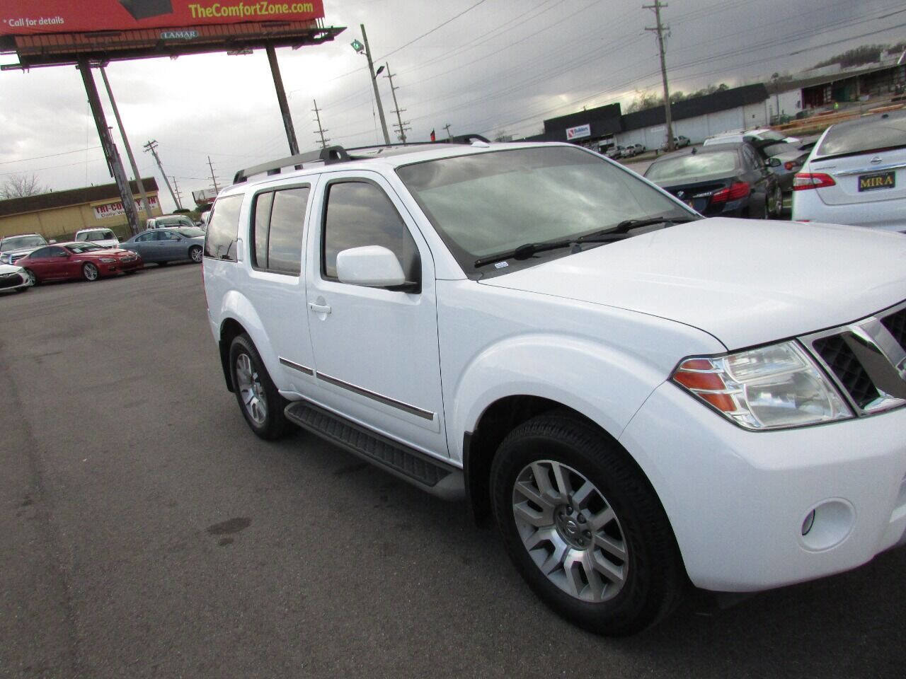 Used 2010 Nissan Pathfinder LE image 30
