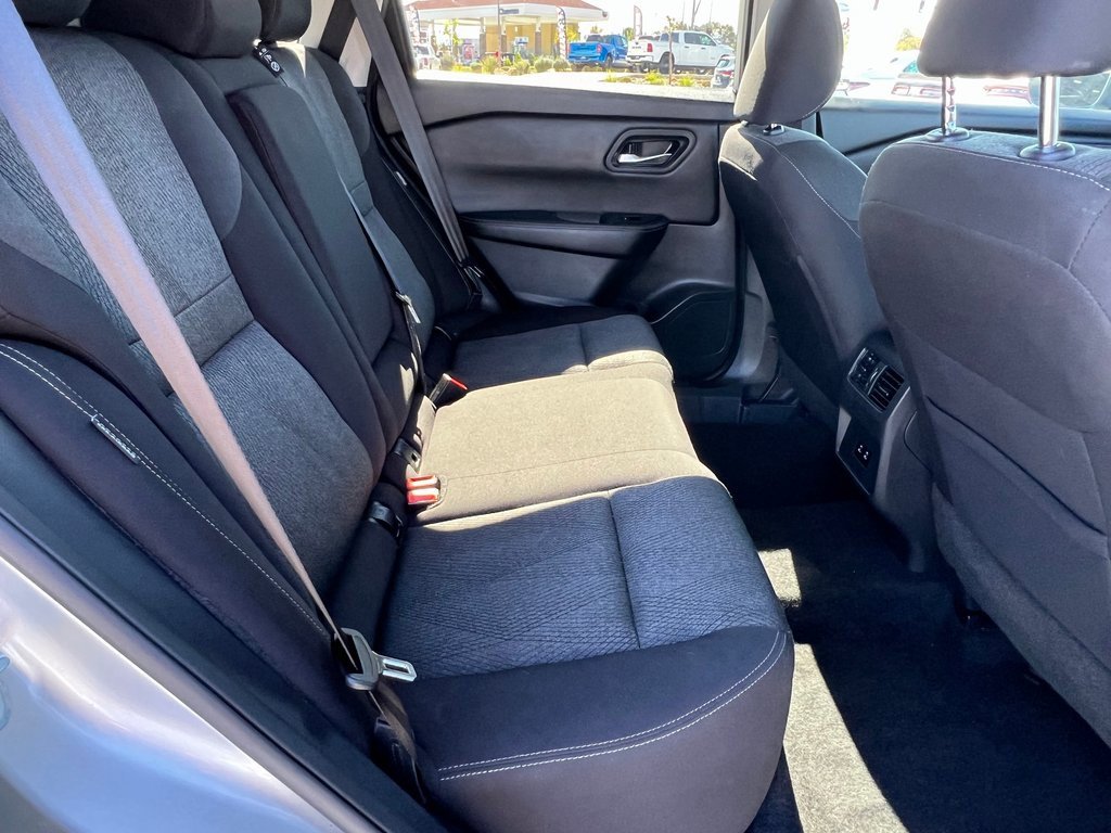 Used 2024 Nissan Rogue SV image 16