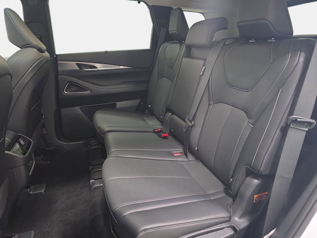 Certified 2026 INFINITI QX60 Luxe w/ Family Package image 11