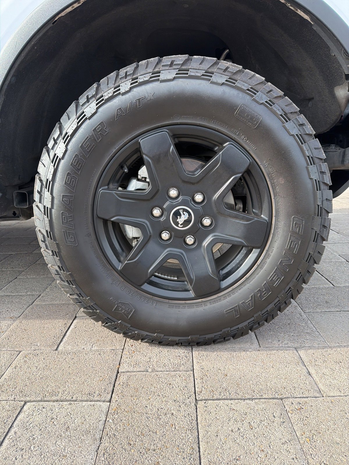 Used 2024 Ford Bronco Black Diamond image 9