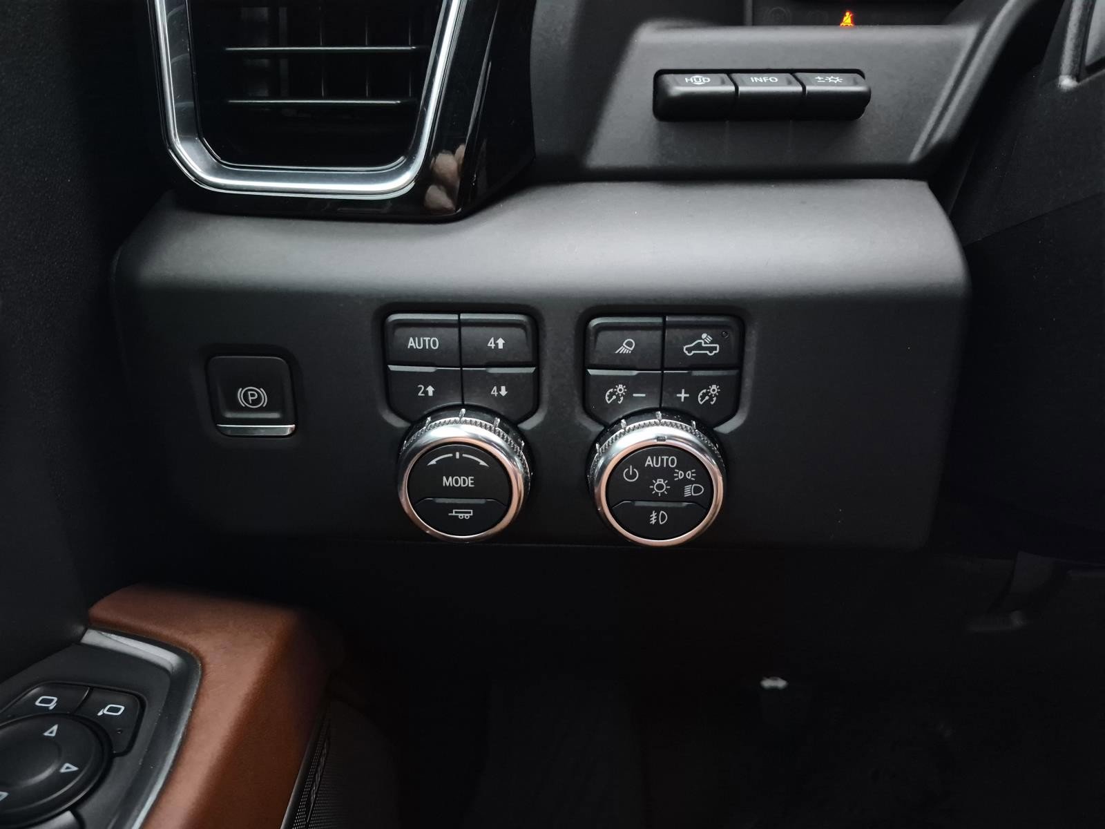 Used 2024 GMC Sierra 2500 Denali Ultimate w/ Max Trailering Package AWD/4WD image 22
