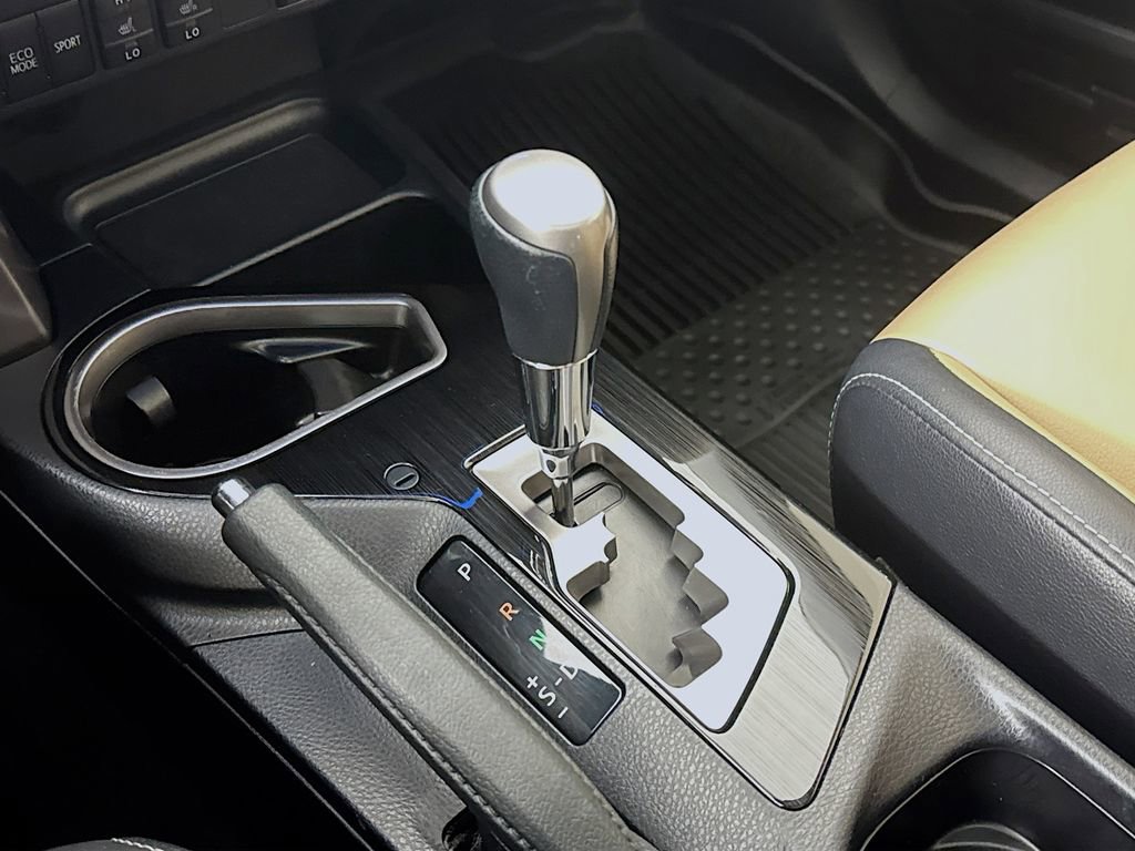 Used 2017 Toyota RAV4 Limited AWD/4WD image 18