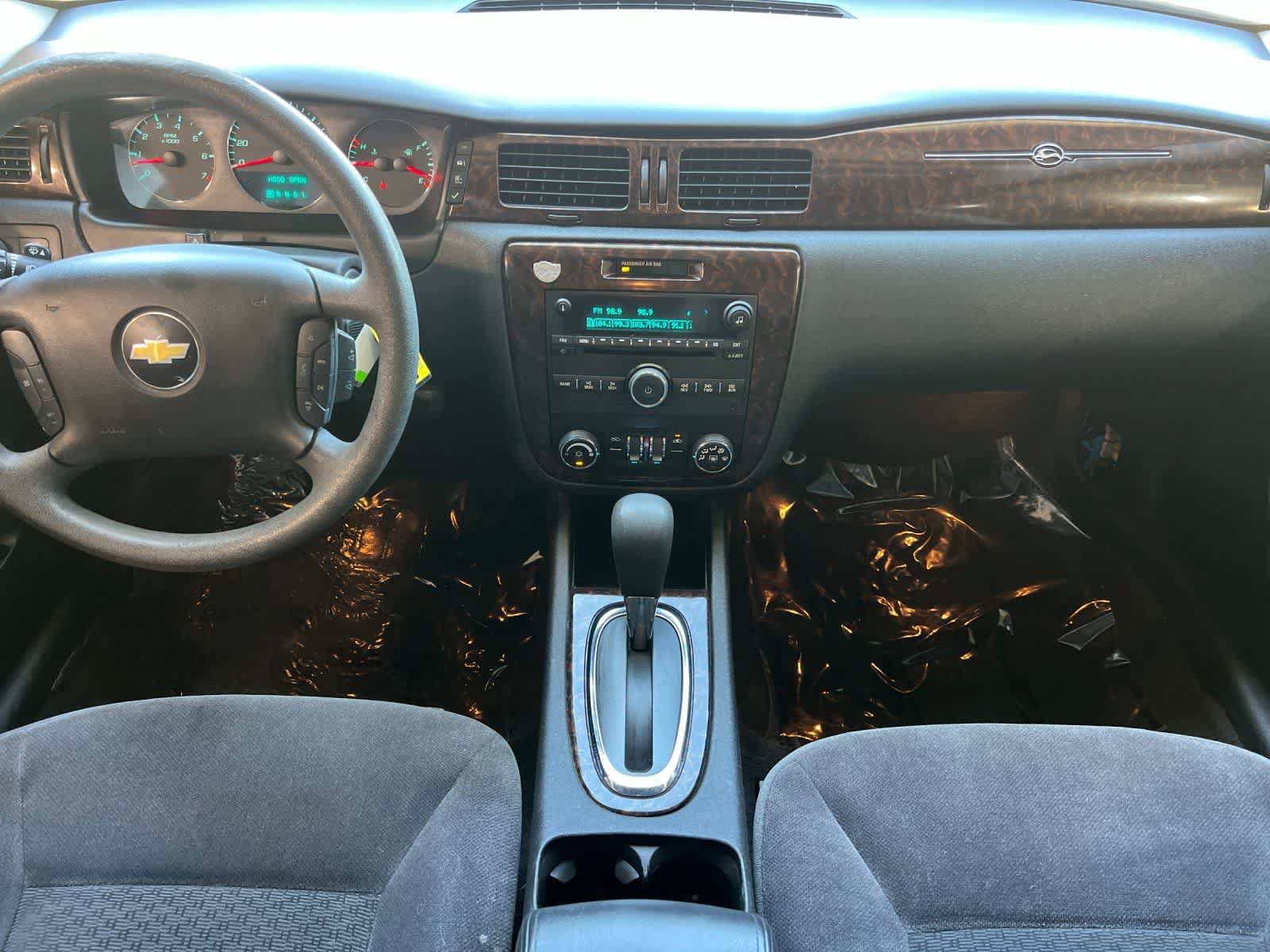 Used 2016 Chevrolet Impala LT FWD image 4