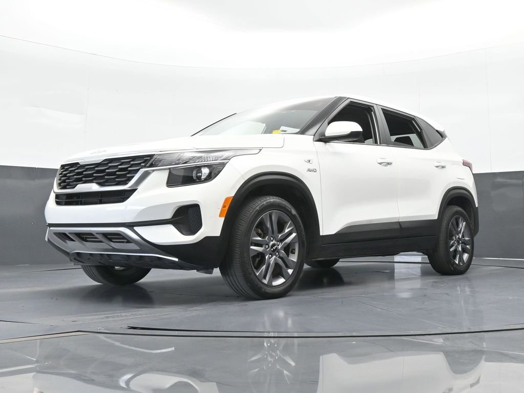 Used 2022 Kia Seltos LX image 48