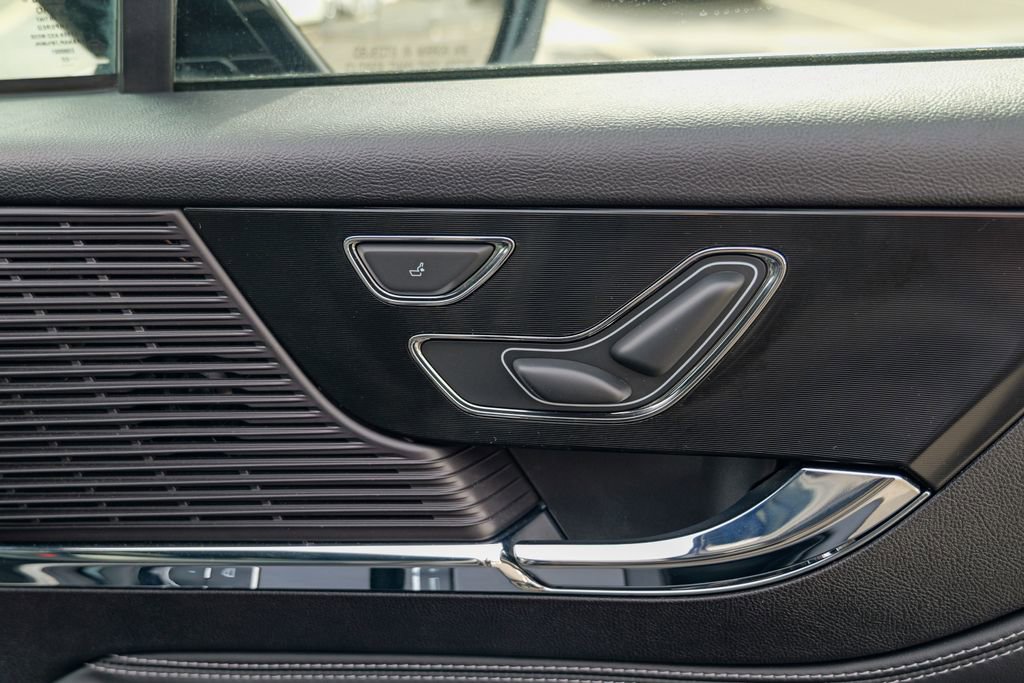 Used 2022 Lincoln Corsair AWD w/ Equipment Group 101A image 32