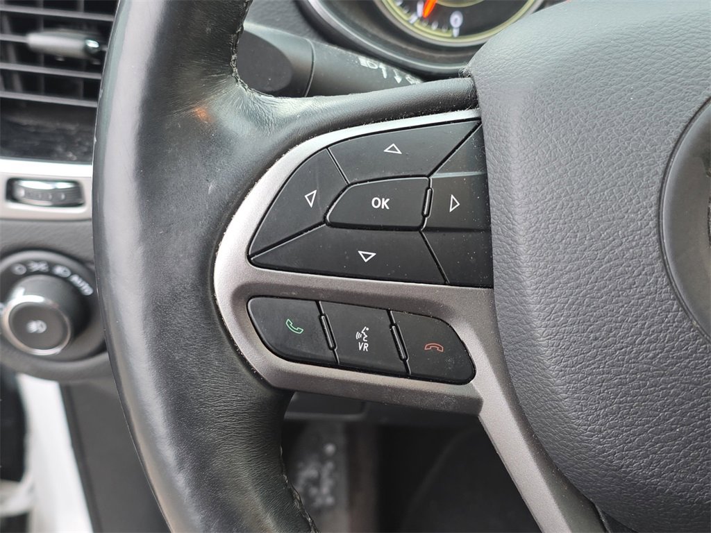 Used 2019 Jeep Cherokee Limited image 18