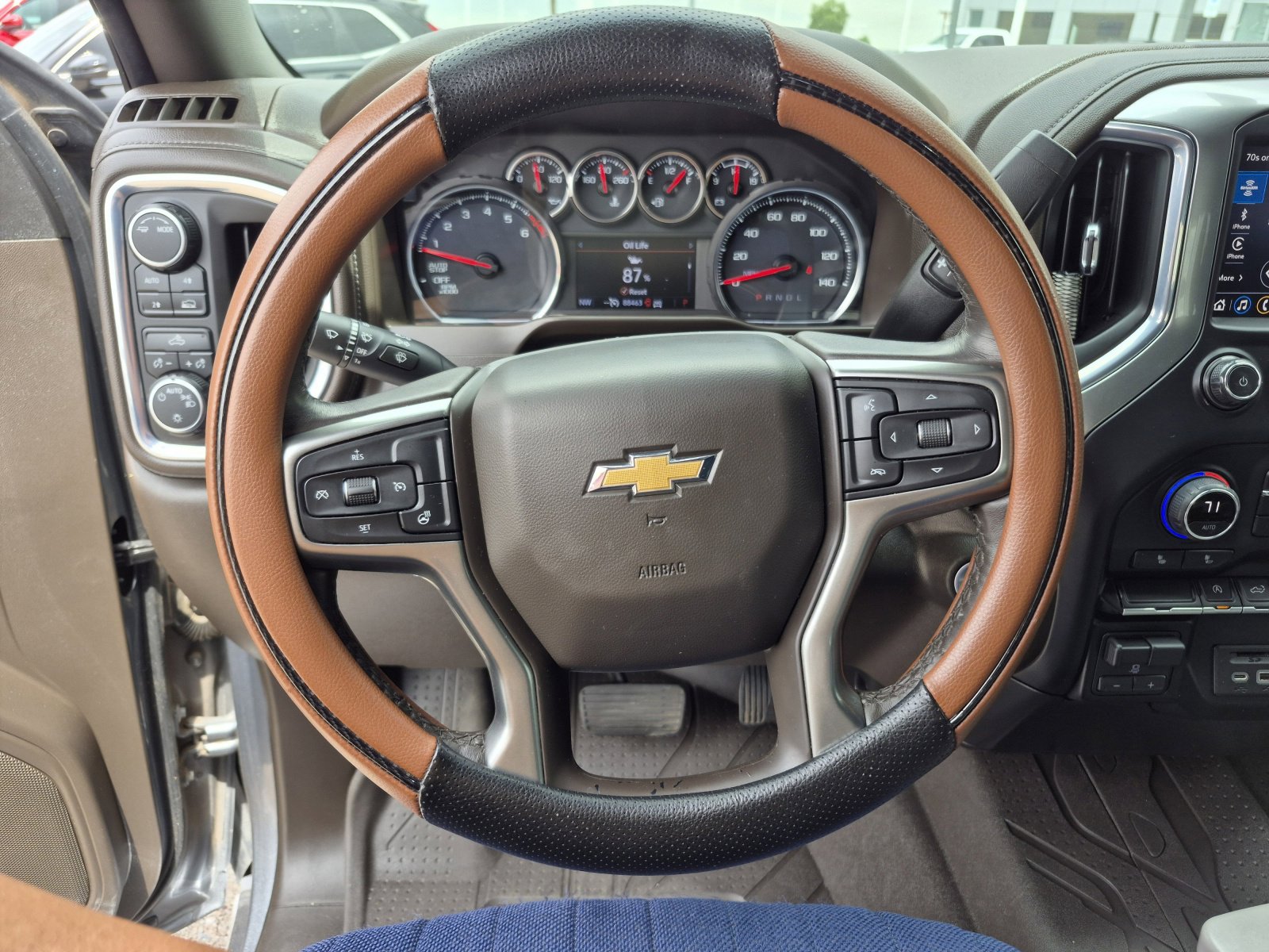 Used 2021 Chevrolet Silverado 1500 LT w/ Convenience Package II AWD/4WD image 9