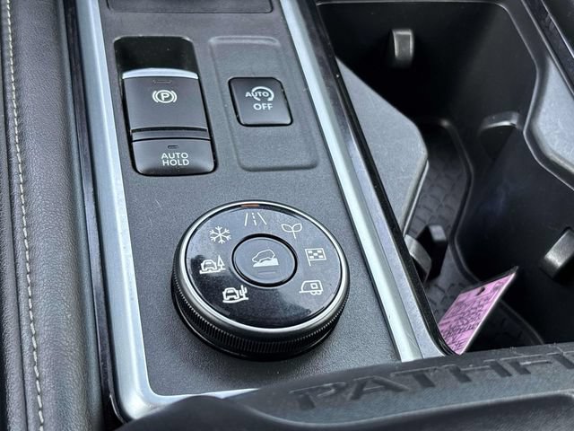 Used 2022 Nissan Pathfinder SL w/ SL Black Package AWD/4WD image 30