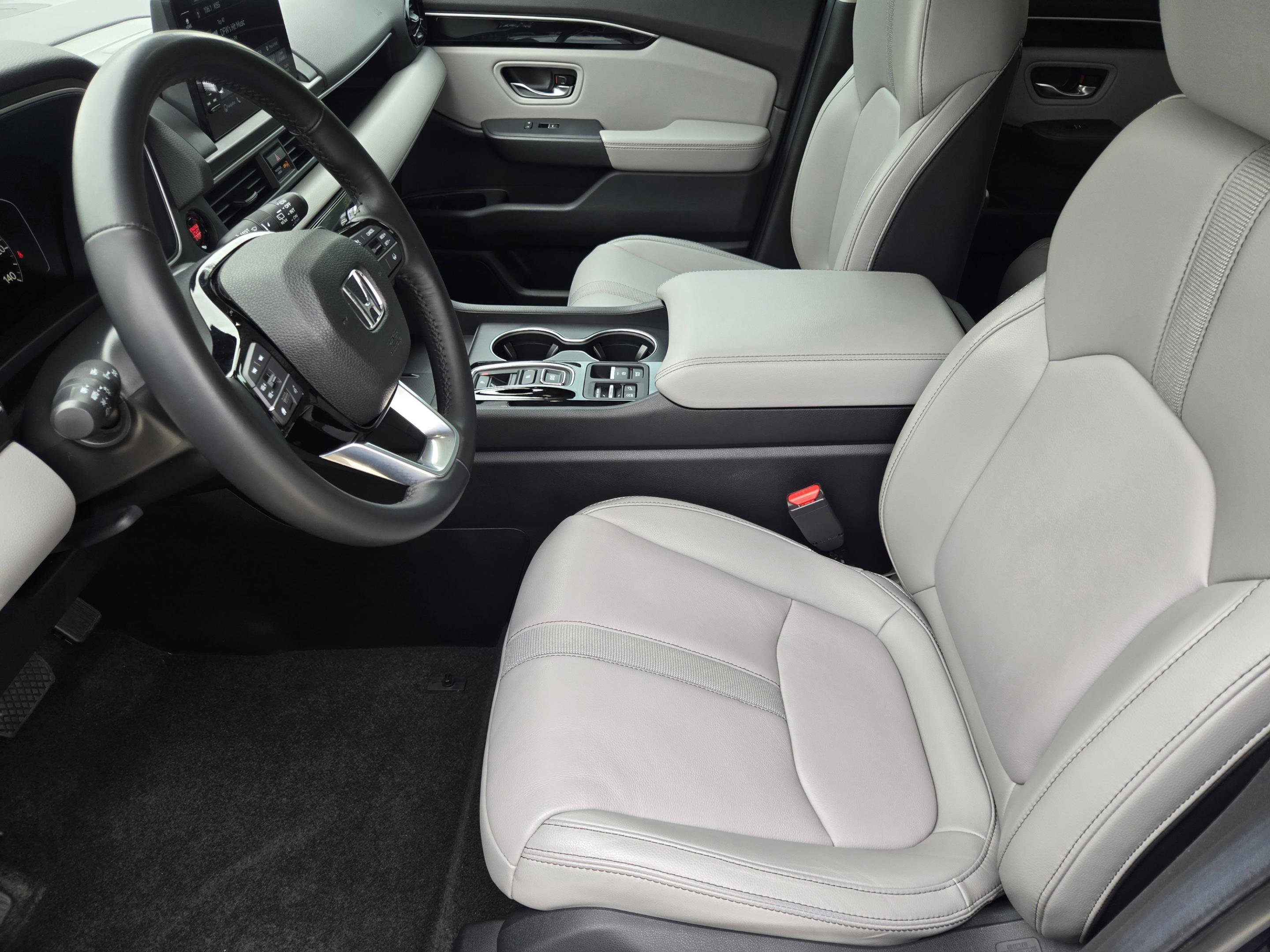 Certified 2024 Honda Pilot Touring image 9