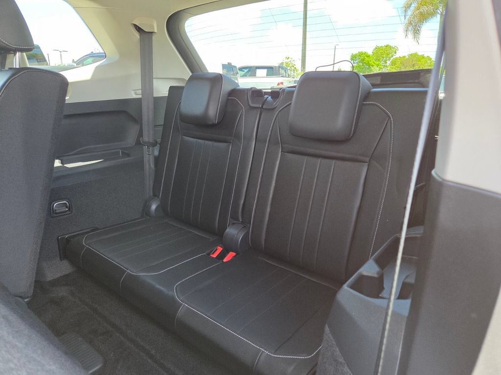 Used 2023 Volkswagen Tiguan SE FWD image 23