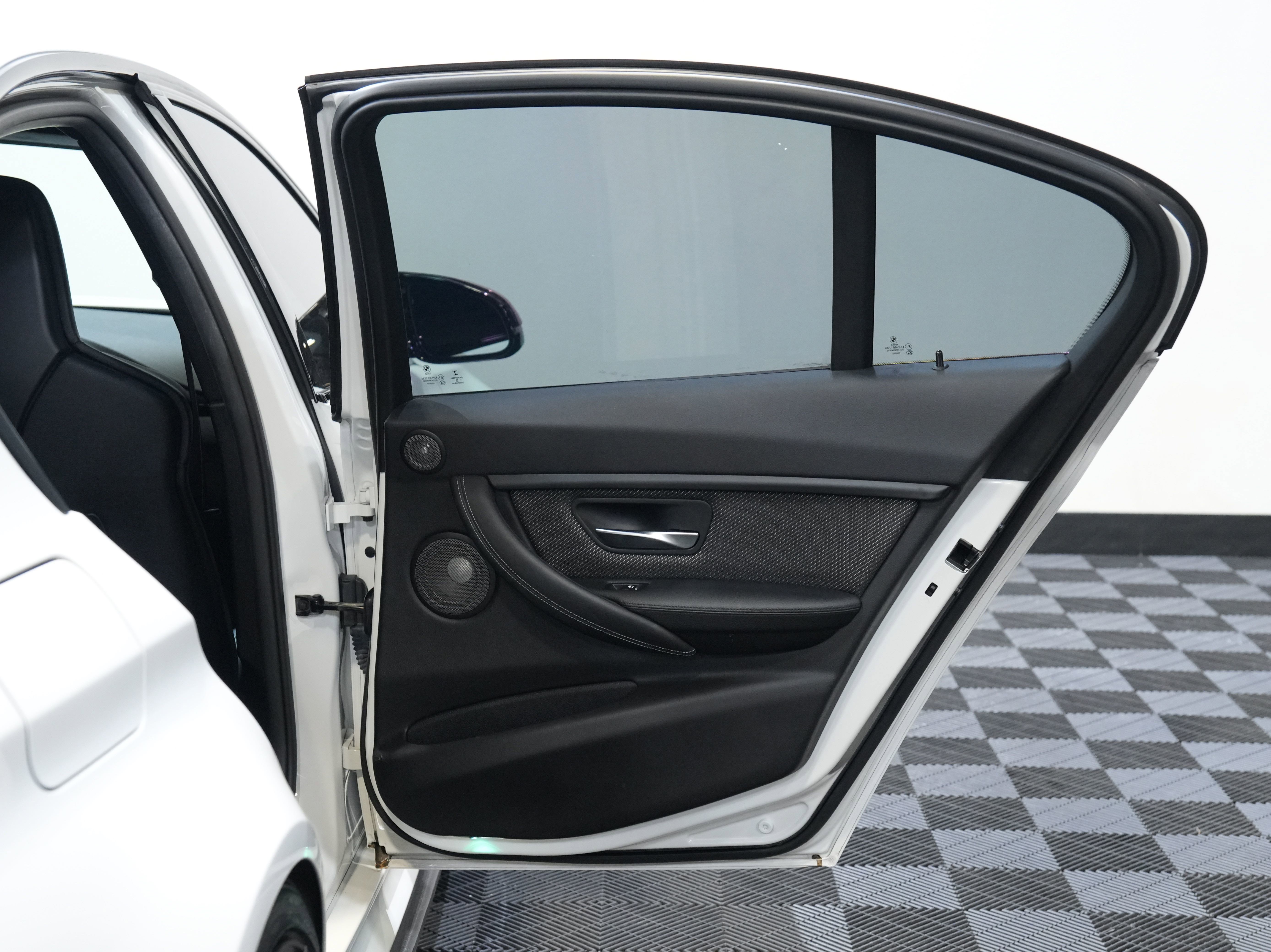 Used 2017 BMW M3 image 28