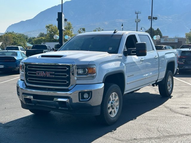 Used 2019 GMC Sierra 2500 SLT w/ Duramax Plus Package AWD/4WD image 8