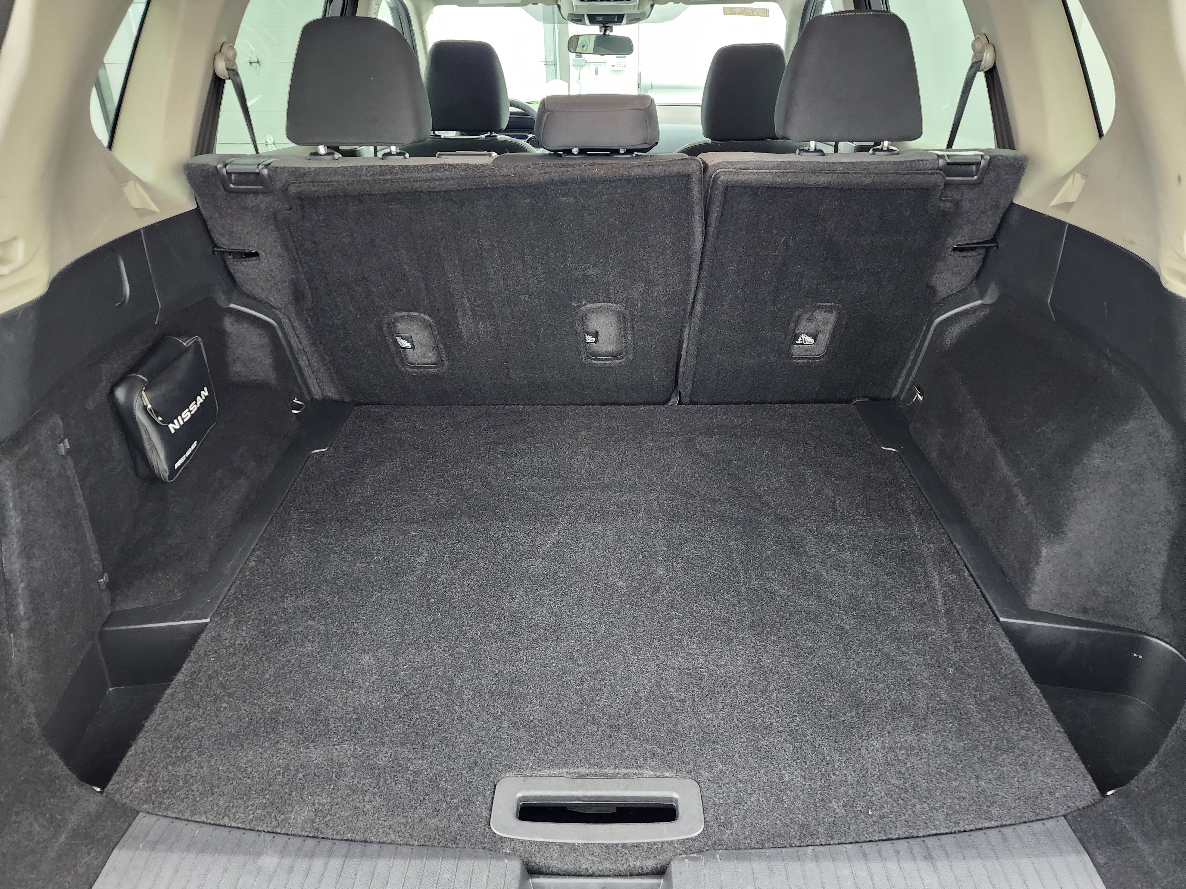 Used 2023 Nissan Rogue SV image 27