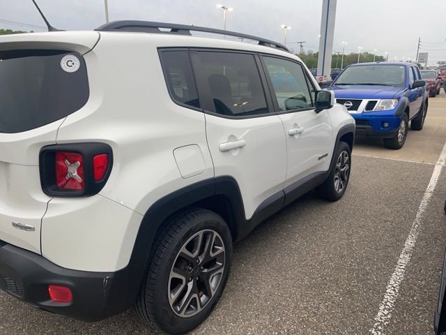 Used 2017 Jeep Renegade Latitude w/ Cold Weather Group AWD/4WD image 5