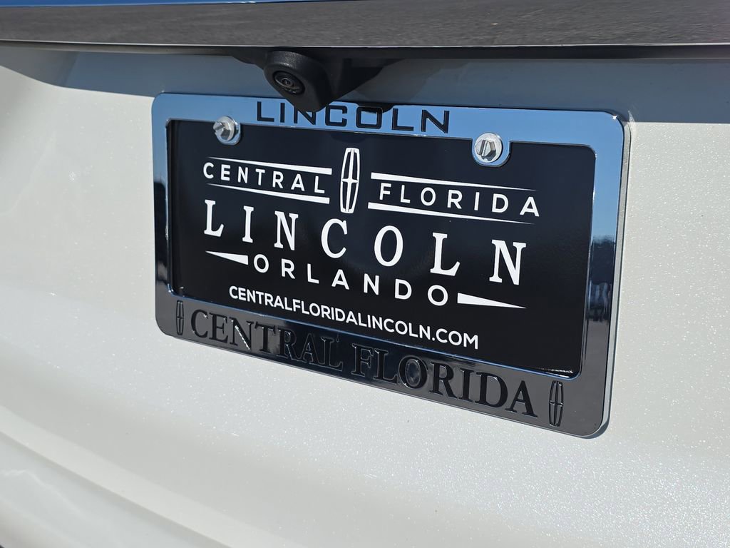 Used 2025 Lincoln Corsair AWD w/ Equipment Group 101A image 6