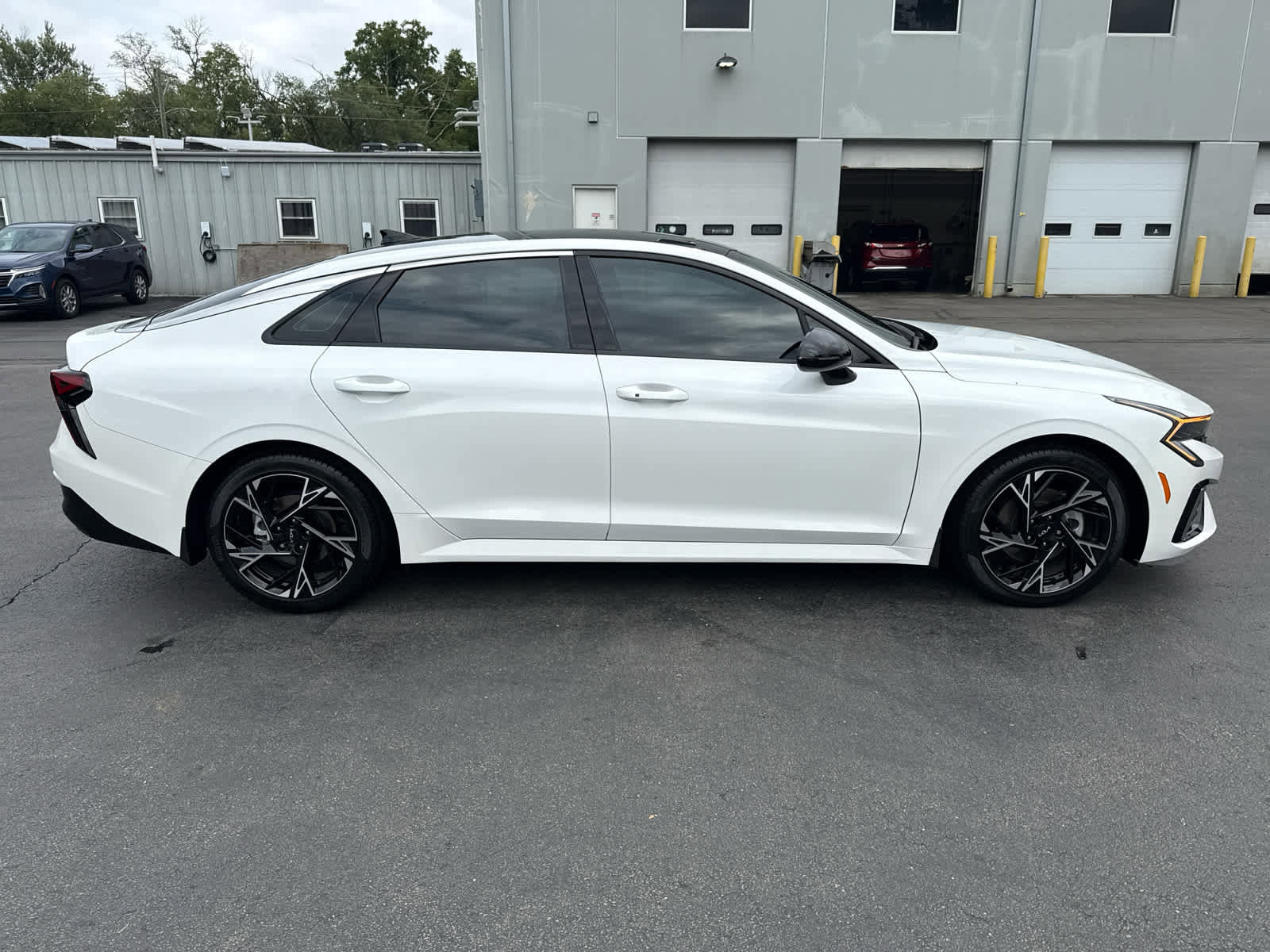 Used 2025 Kia K5 GT-Line w/ GT-Line Premium Package AWD/4WD image 2