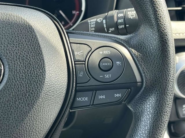 Used 2025 Toyota RAV4 XLE FWD image 26