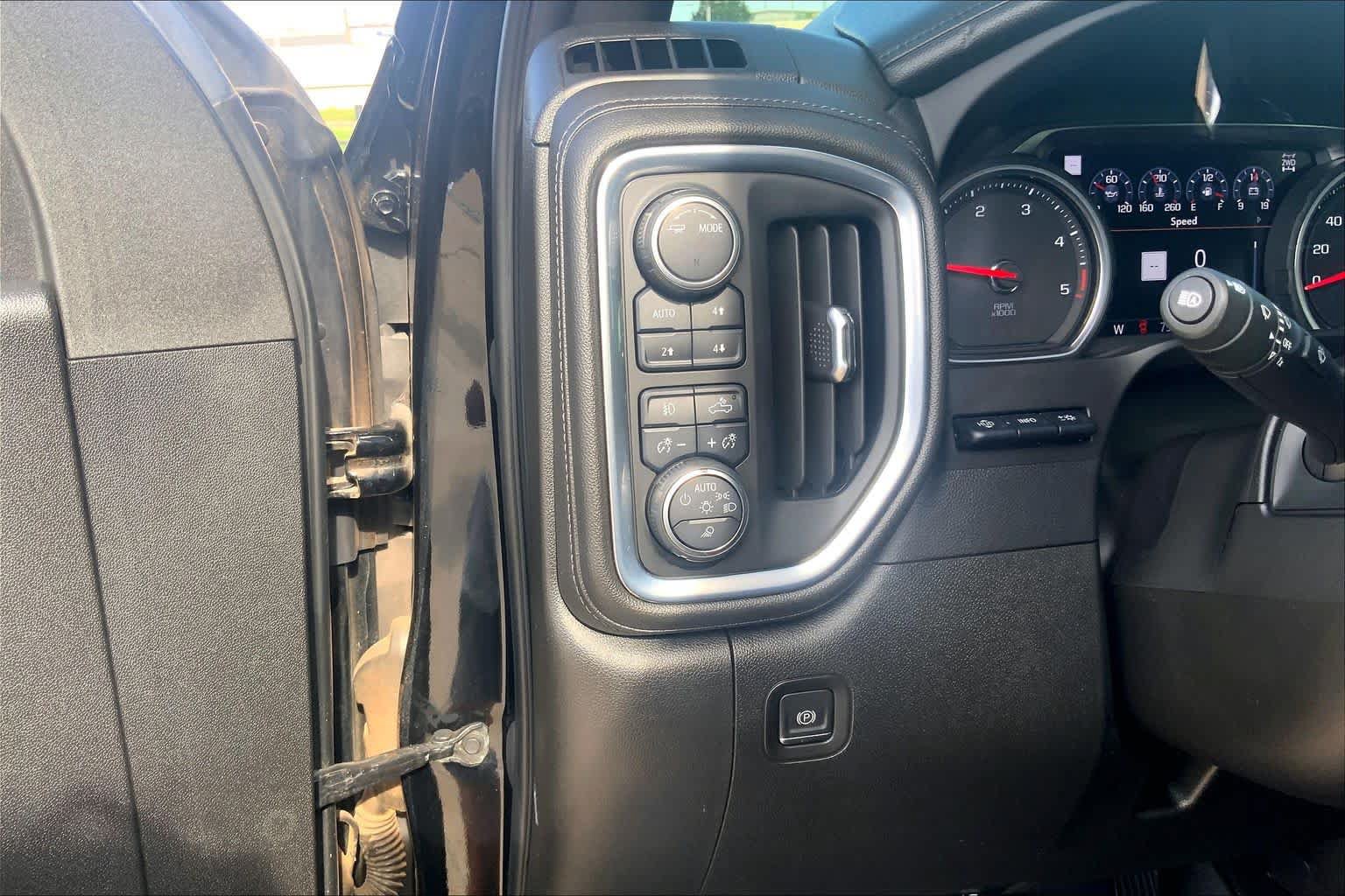 Used 2022 Chevrolet Silverado 2500 High Country w/ Z71 Off-Road Package AWD/4WD image 33