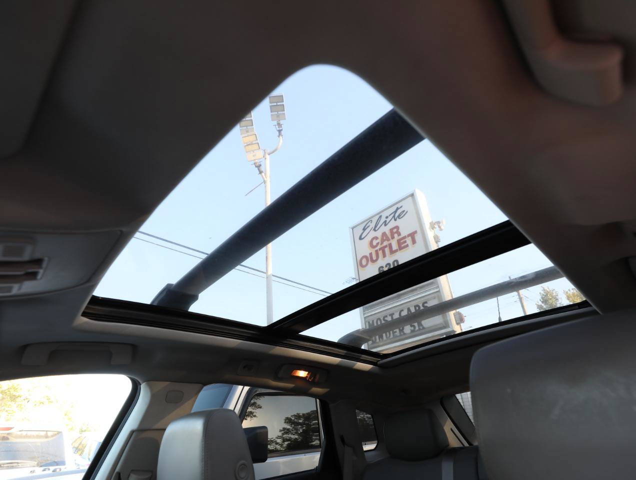 Used 2010 Cadillac SRX Luxury AWD/4WD image 18